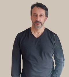 Víctor Fuertes como Federico